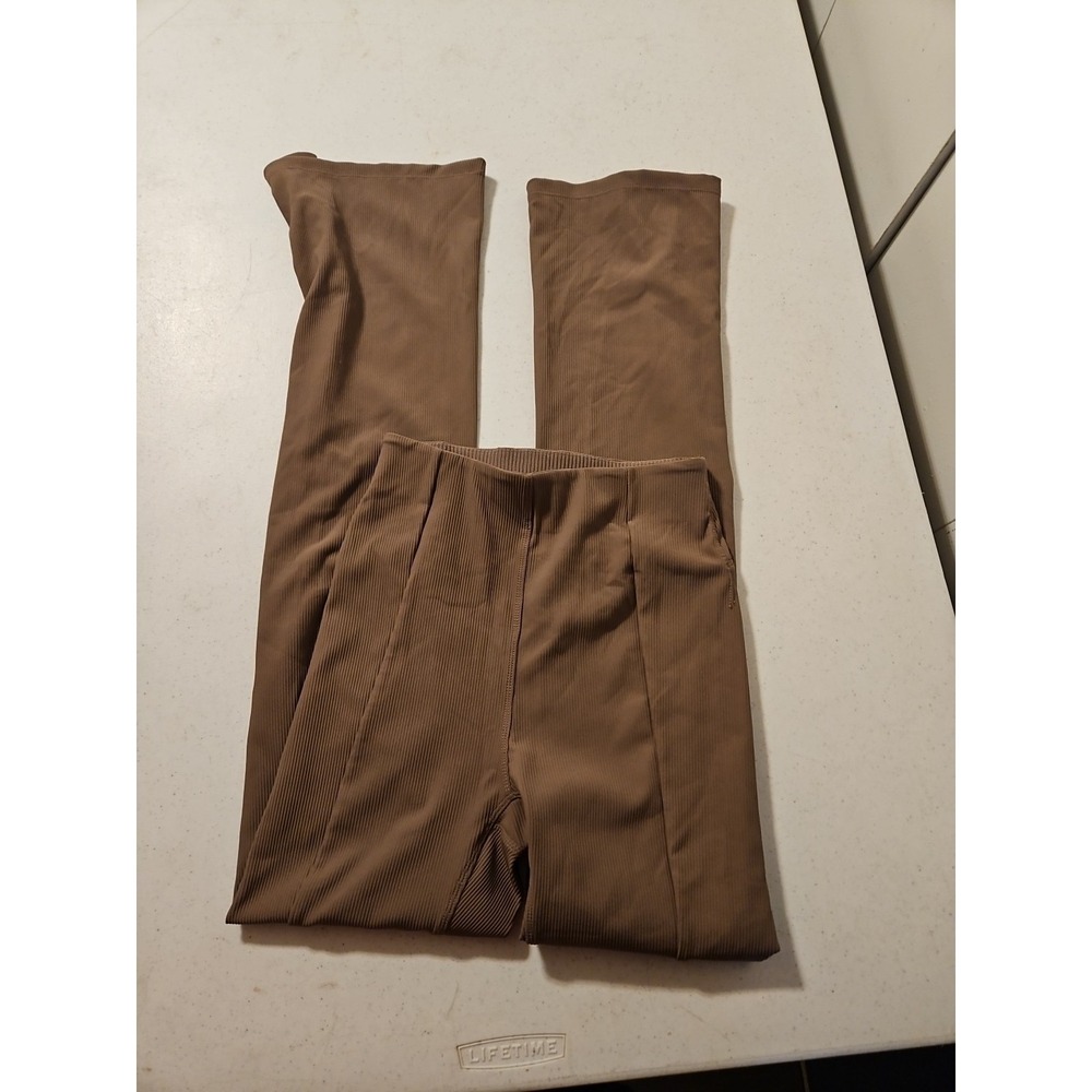 Lululemon Ribbed Softstreme Zip-Leg Flare Pants  Size‎ 2 Legging (1221)